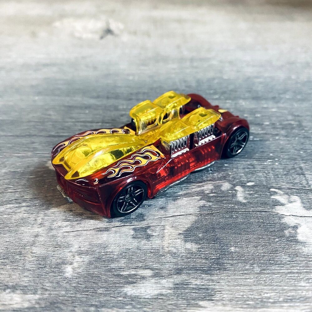 Vintage WHAT 4-2 / Hot Wheels 2004 Diecast Model Car - Red / Yellow